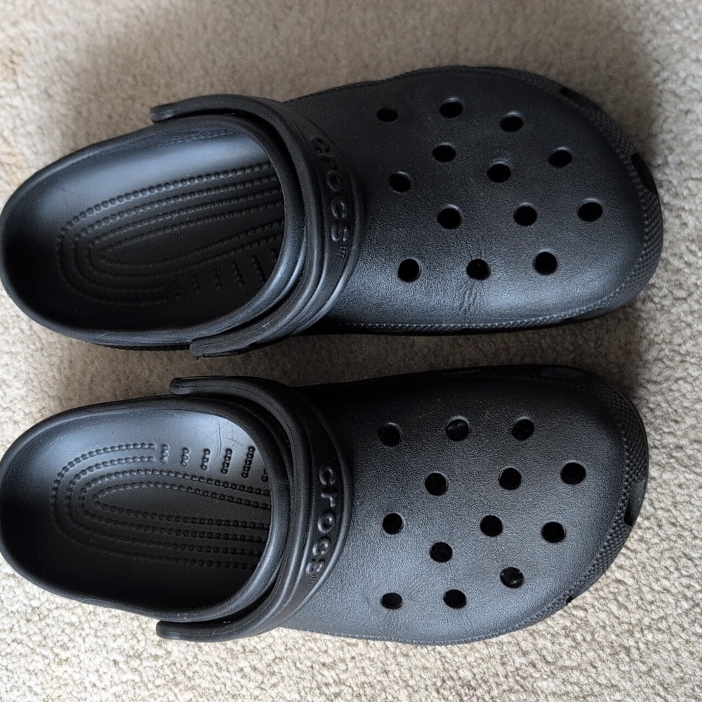 **LAST CHANCE*" Black Crocs